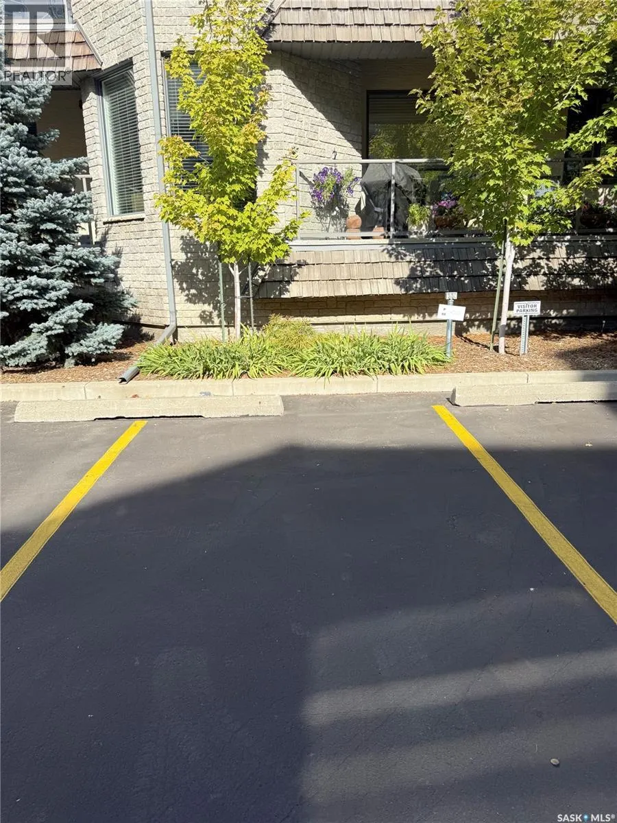 307 615 Saskatchewan CRESCENT W