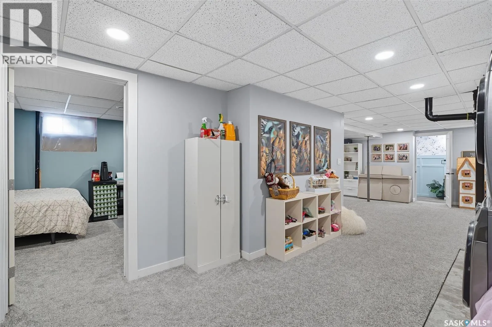 300 3rd STREET W
