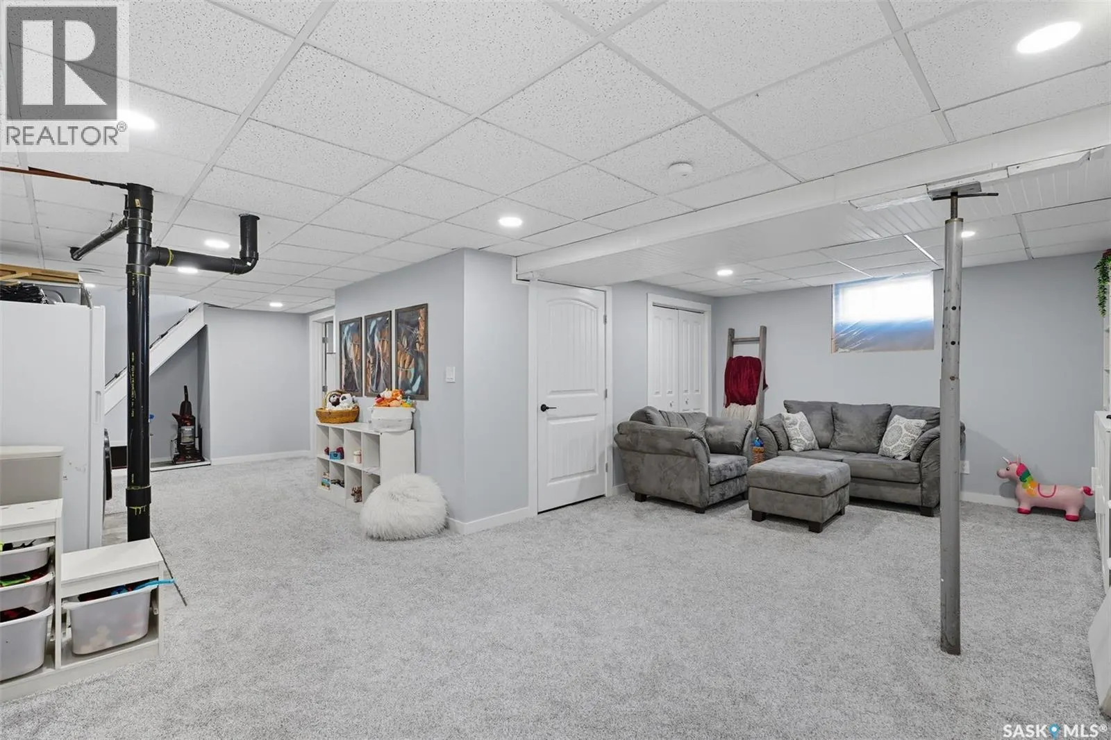 300 3rd STREET W