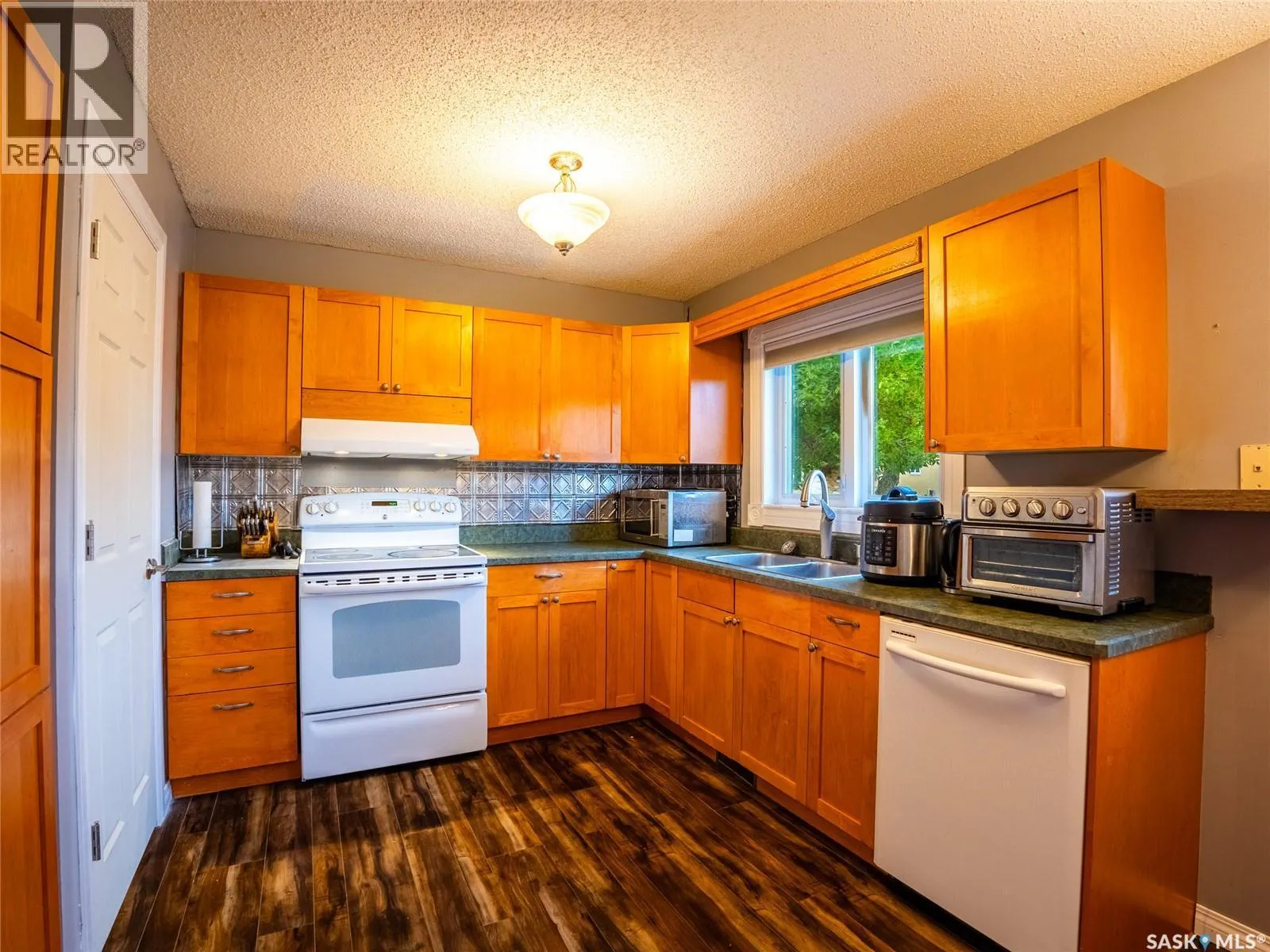 1003 Bayda CRESCENT