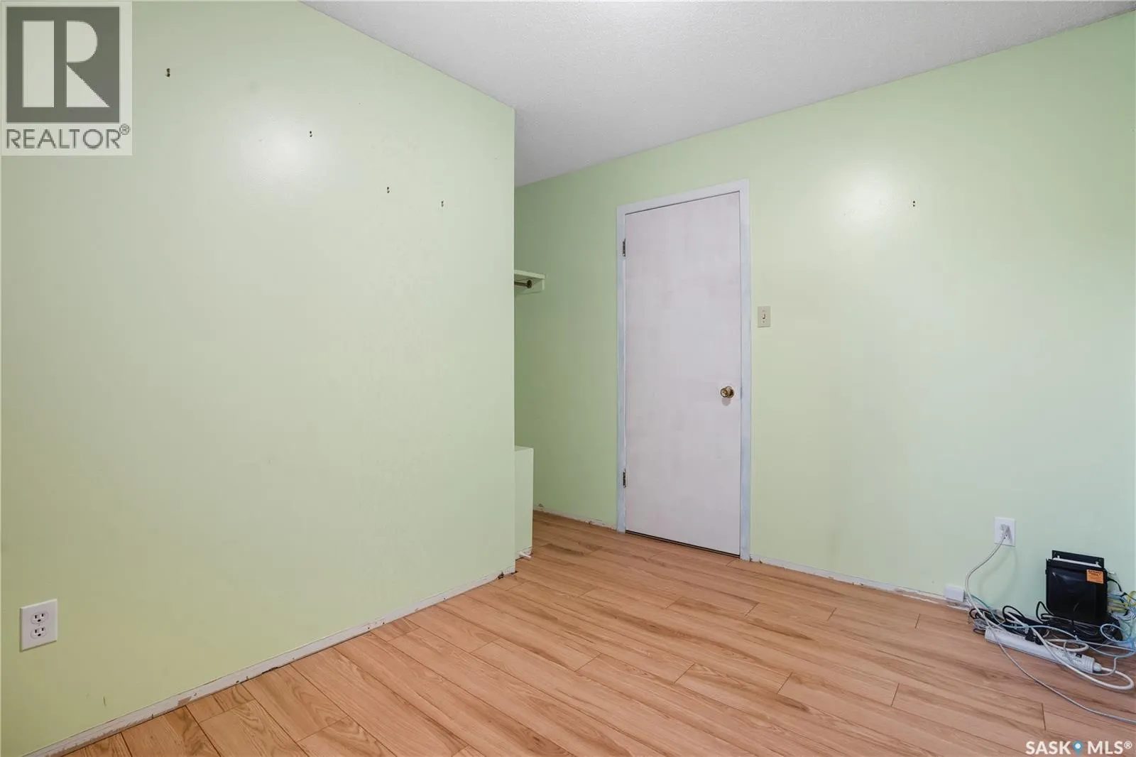 254 Magee CRESCENT