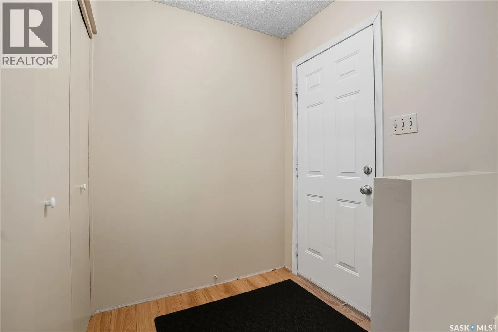 254 Magee CRESCENT