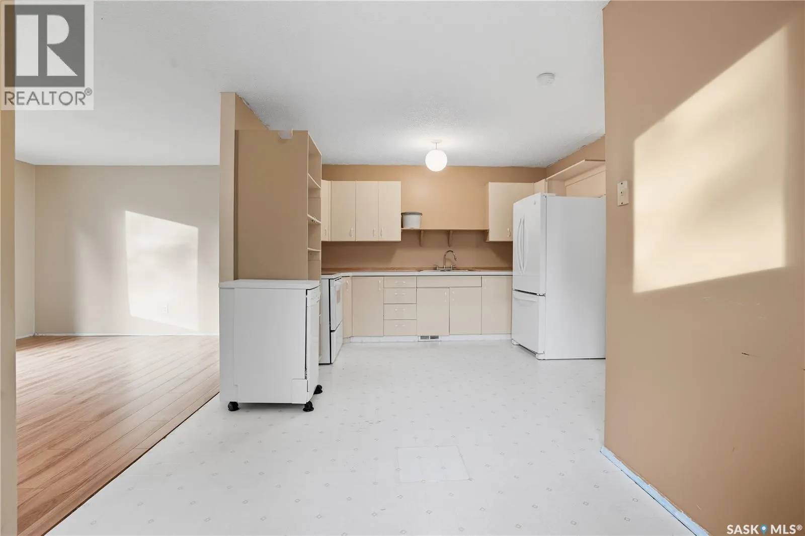 254 Magee CRESCENT