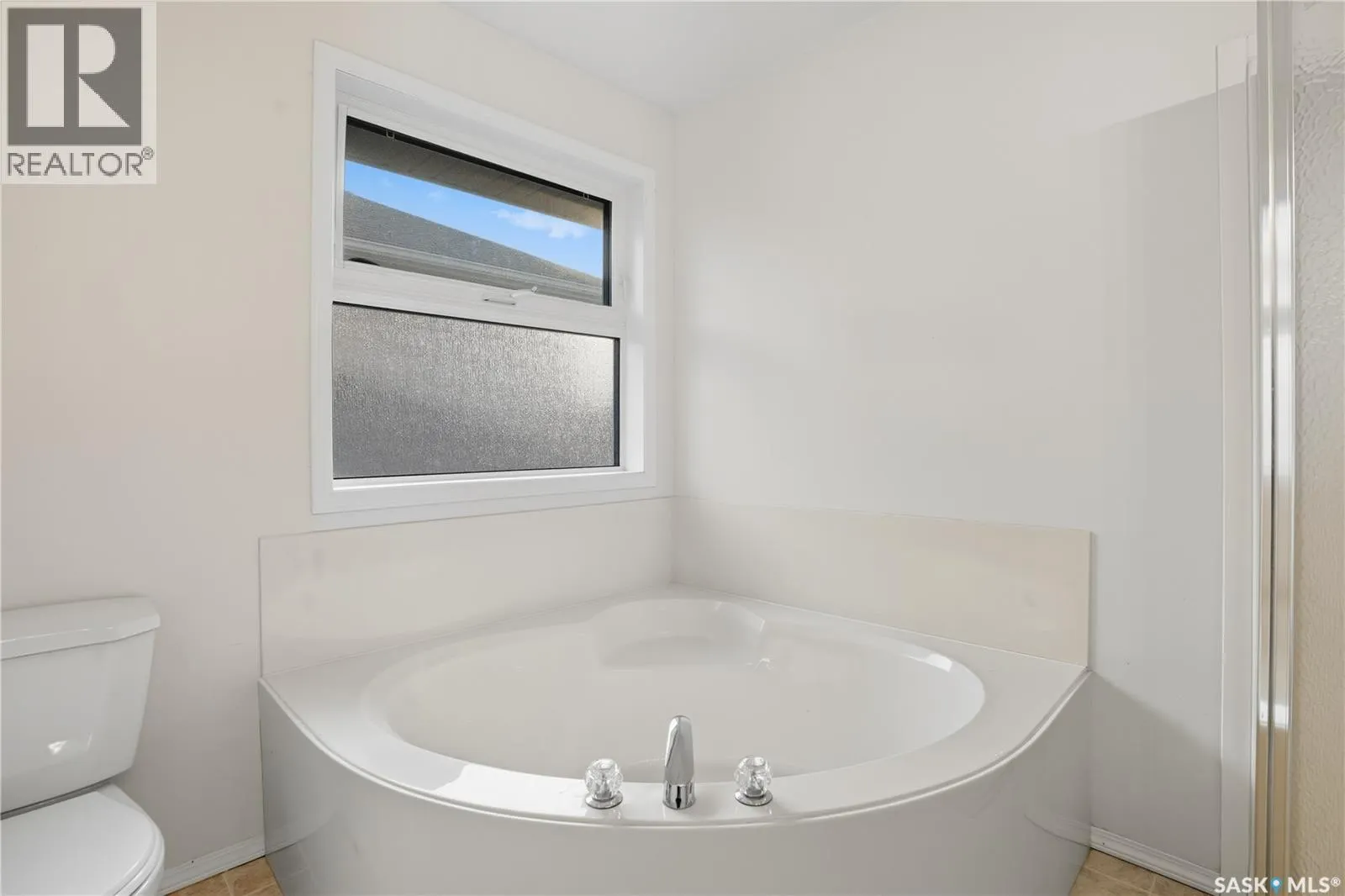 10338 Wascana ESTATES