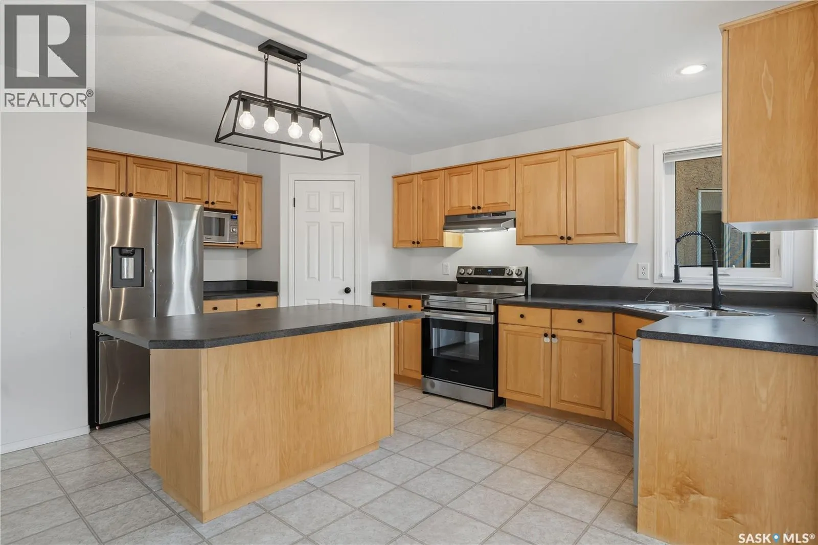 10338 Wascana ESTATES