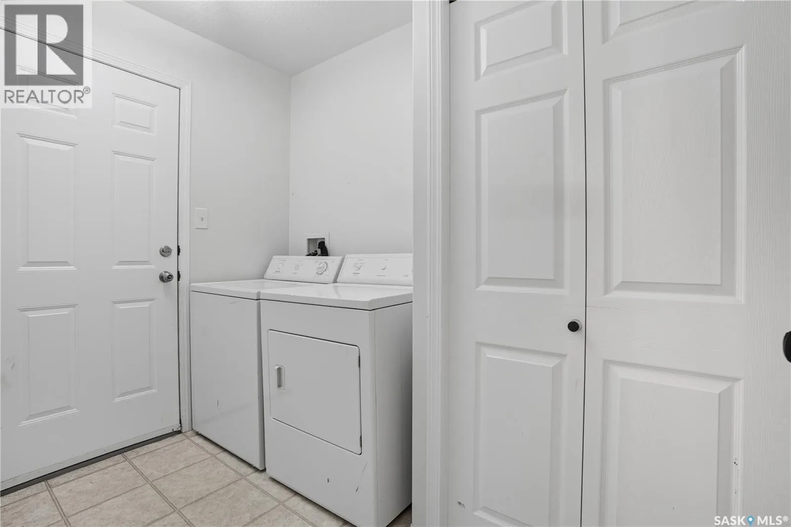 10338 Wascana ESTATES