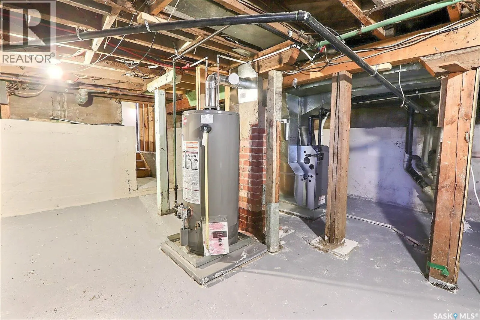 669 18th STREET W