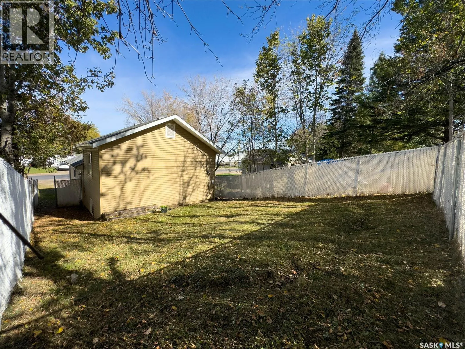 669 18th STREET W