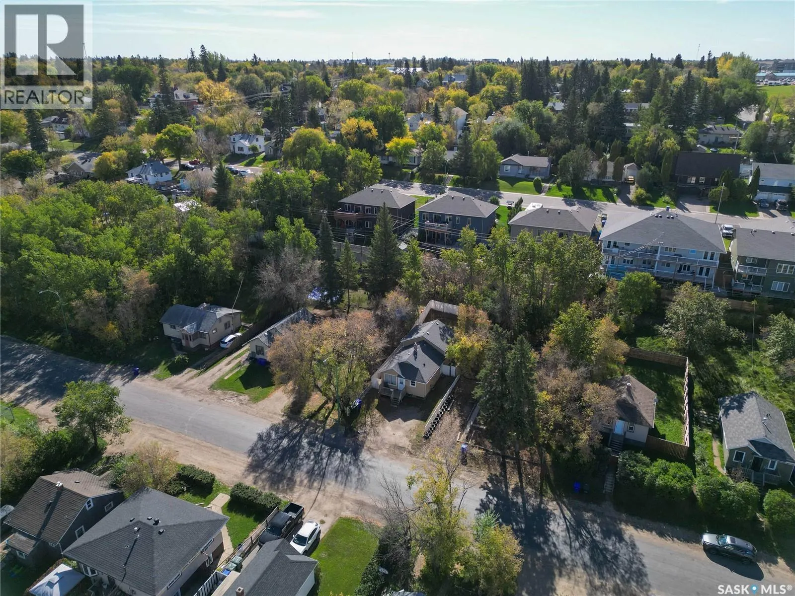 669 18th STREET W
