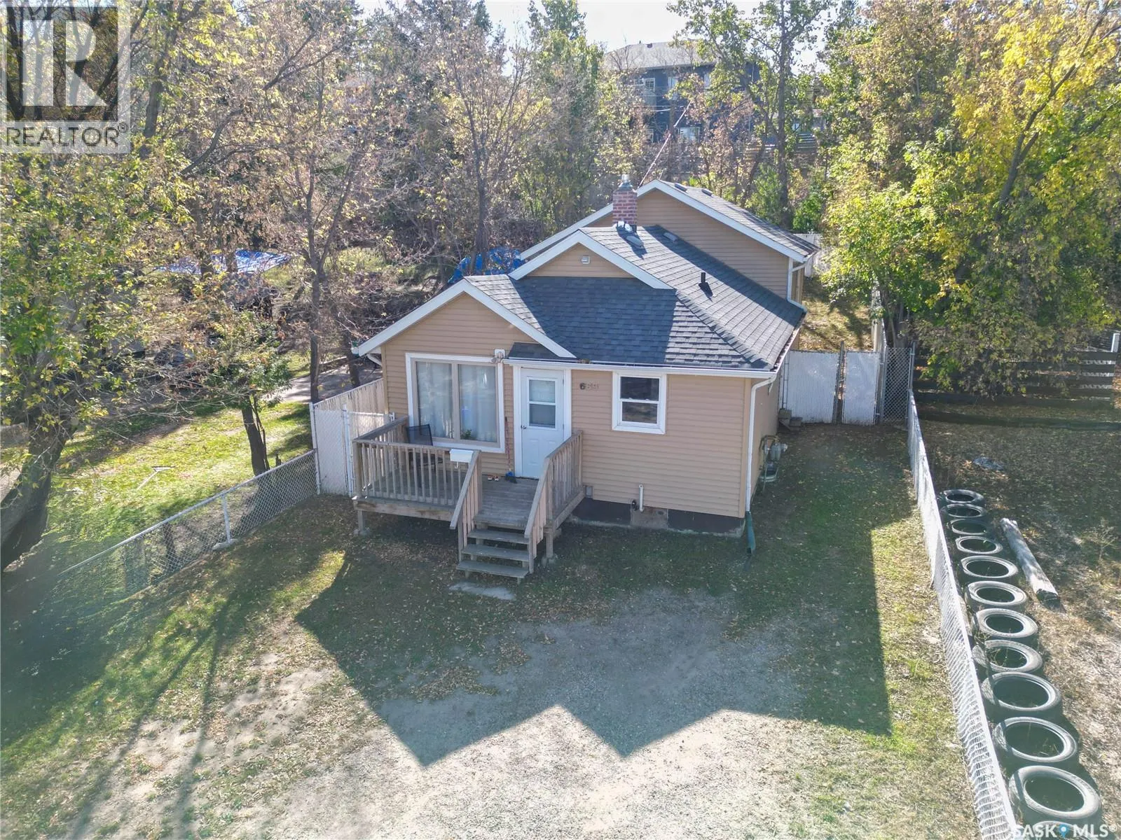669 18th STREET W