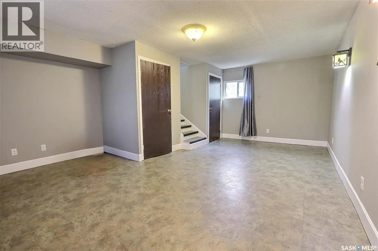 669 18th STREET W