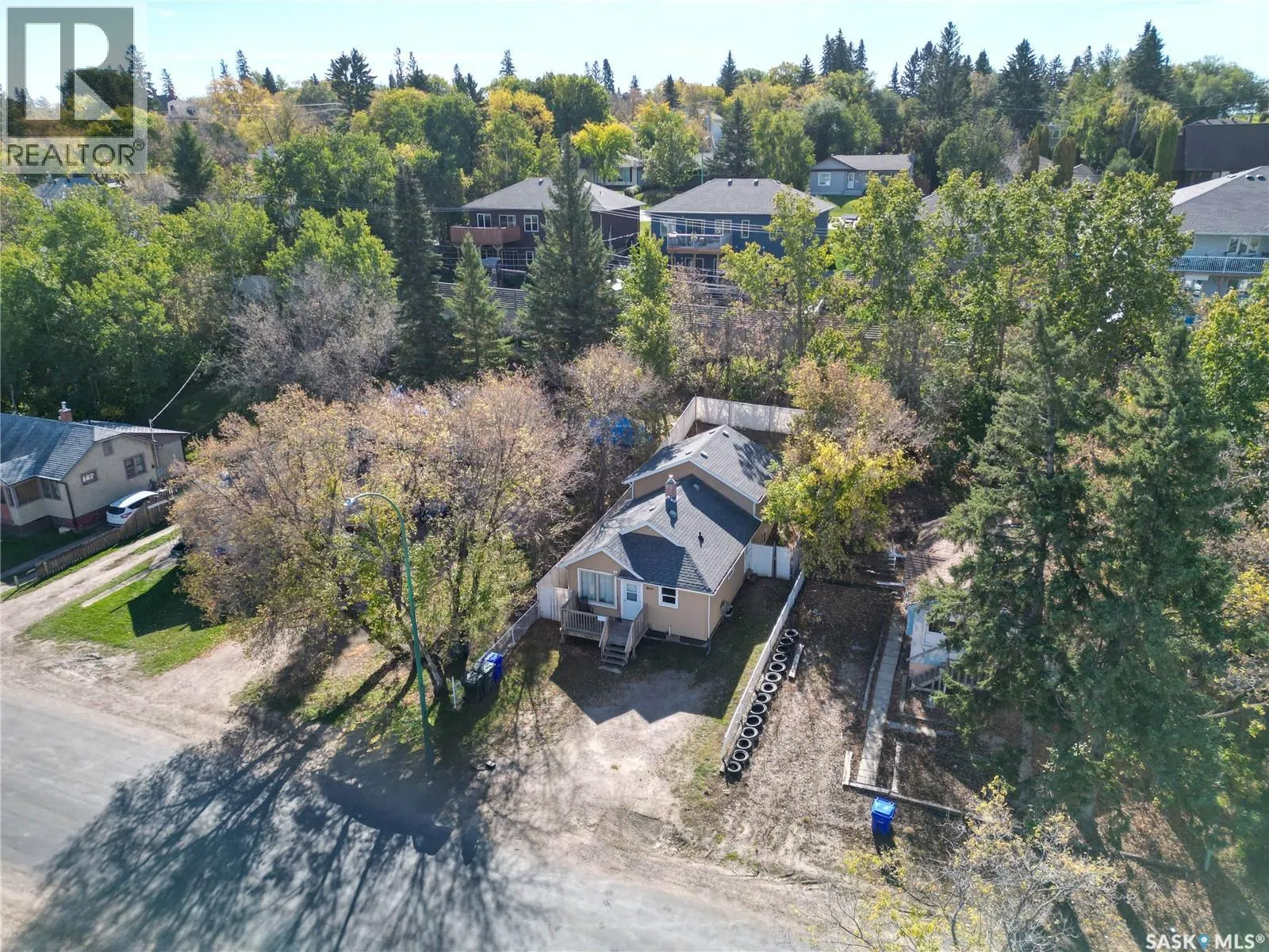 669 18th STREET W