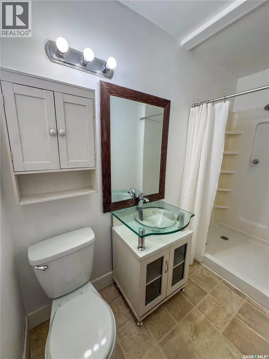 669 18th STREET W