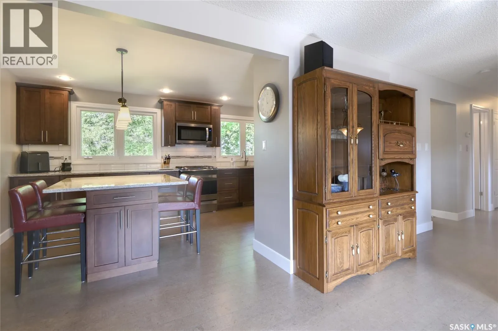 1435 Sioux CRESCENT SW