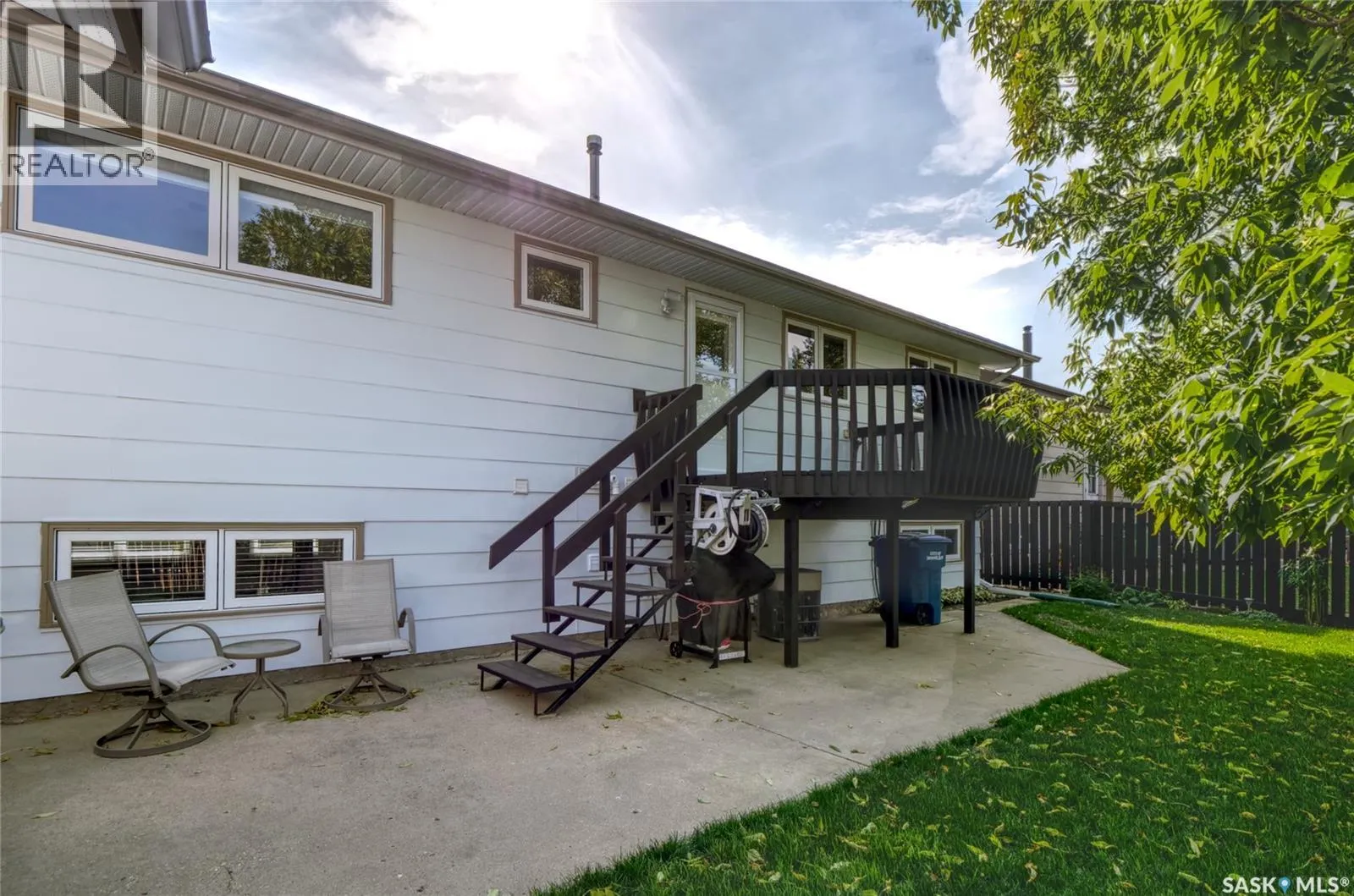 1435 Sioux CRESCENT SW