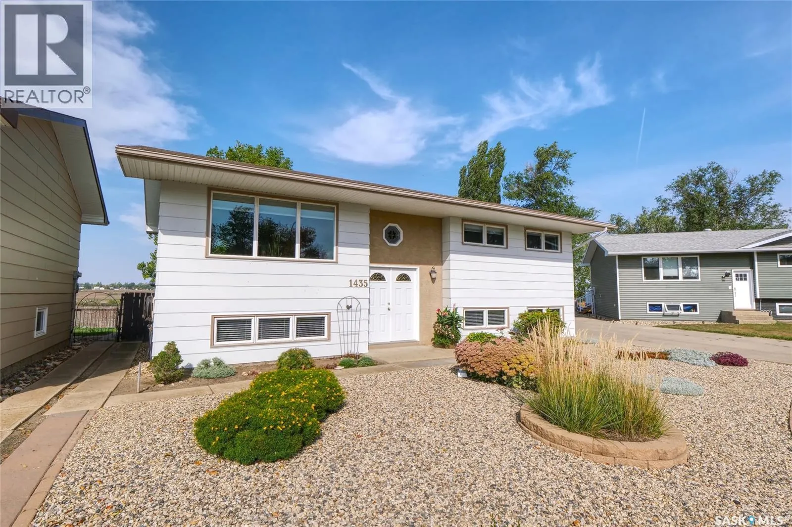1435 Sioux CRESCENT SW
