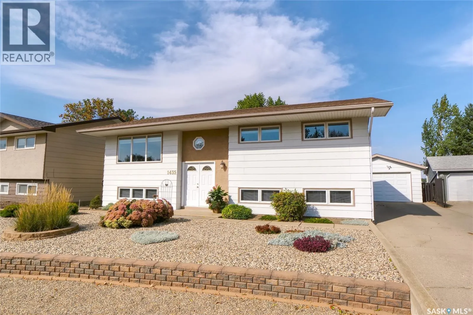 1435 Sioux CRESCENT SW