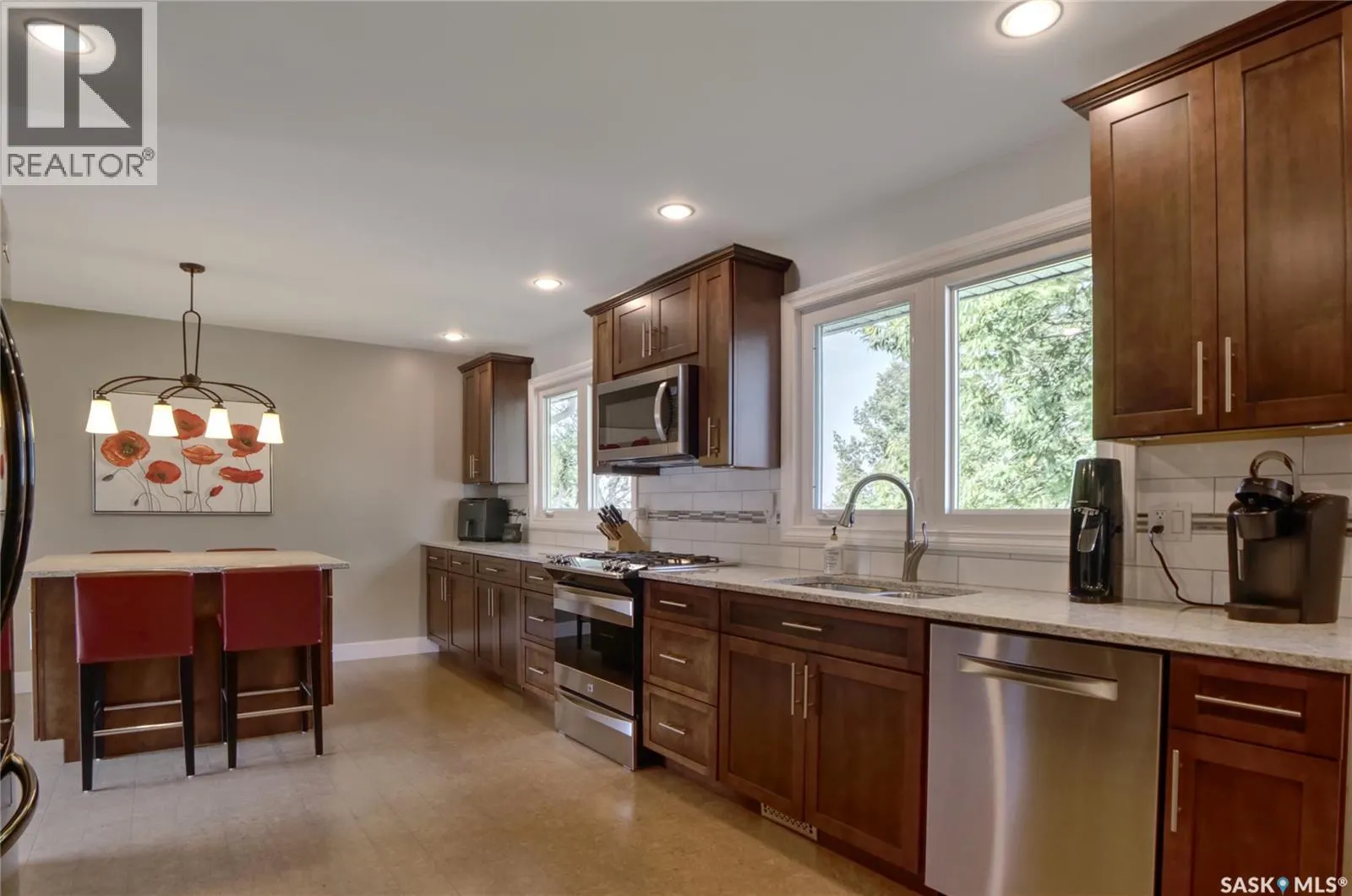 1435 Sioux CRESCENT SW