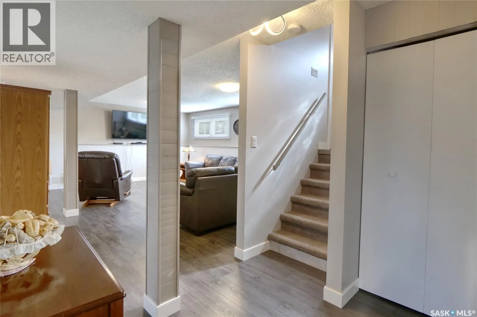 1435 Sioux CRESCENT SW