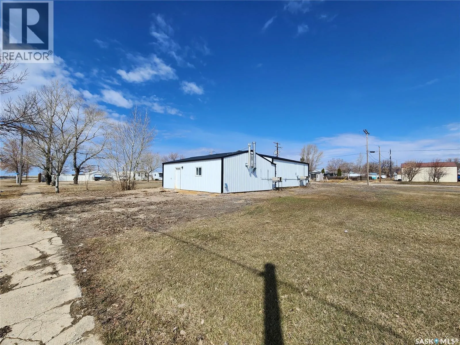 303 N Railway AVENUE
