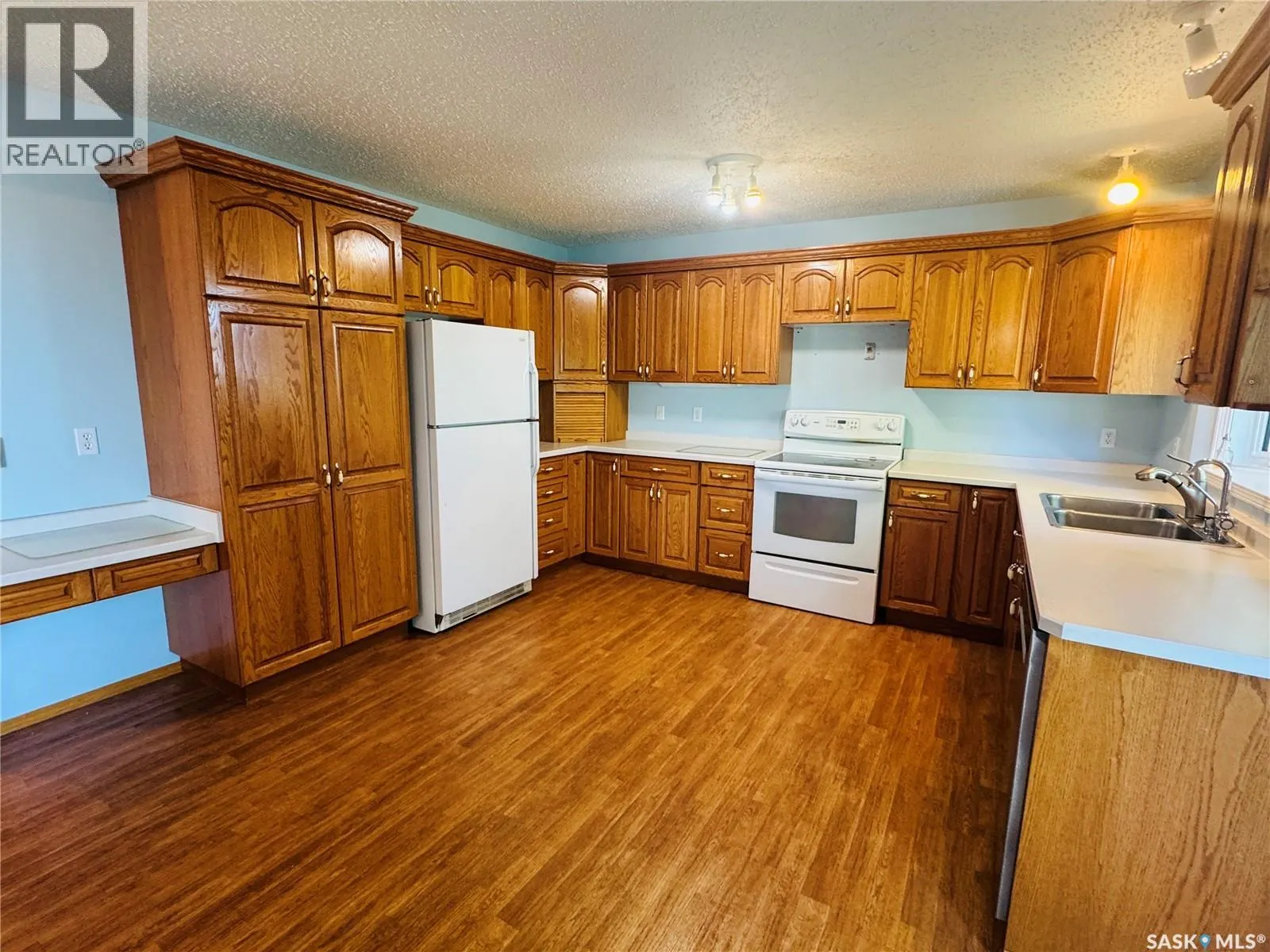 301 Turnbull AVENUE W