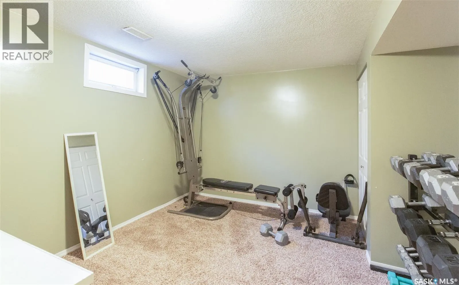 1443 Sioux CRESCENT SW