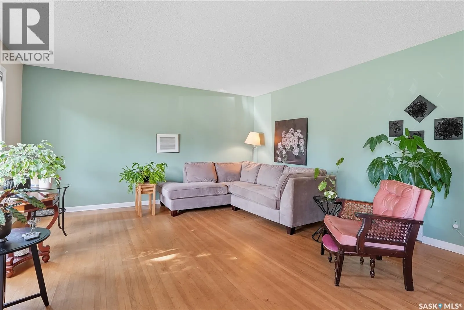 305 Elm STREET E