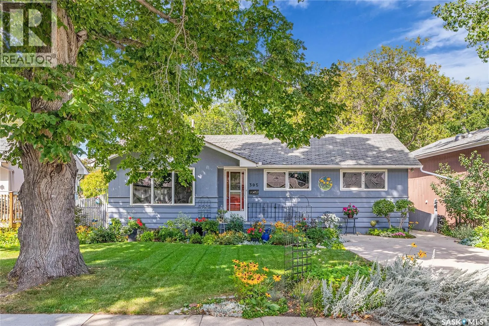 305 Elm STREET E