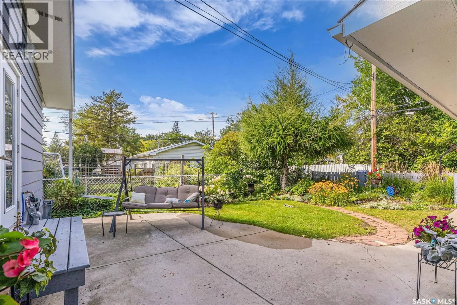 305 Elm STREET E