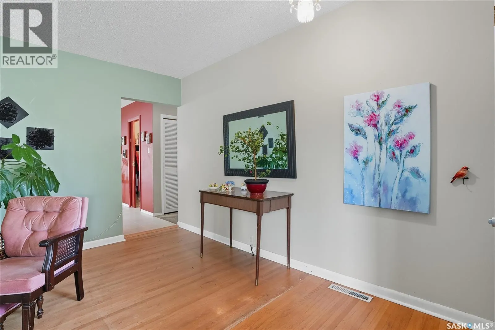 305 Elm STREET E