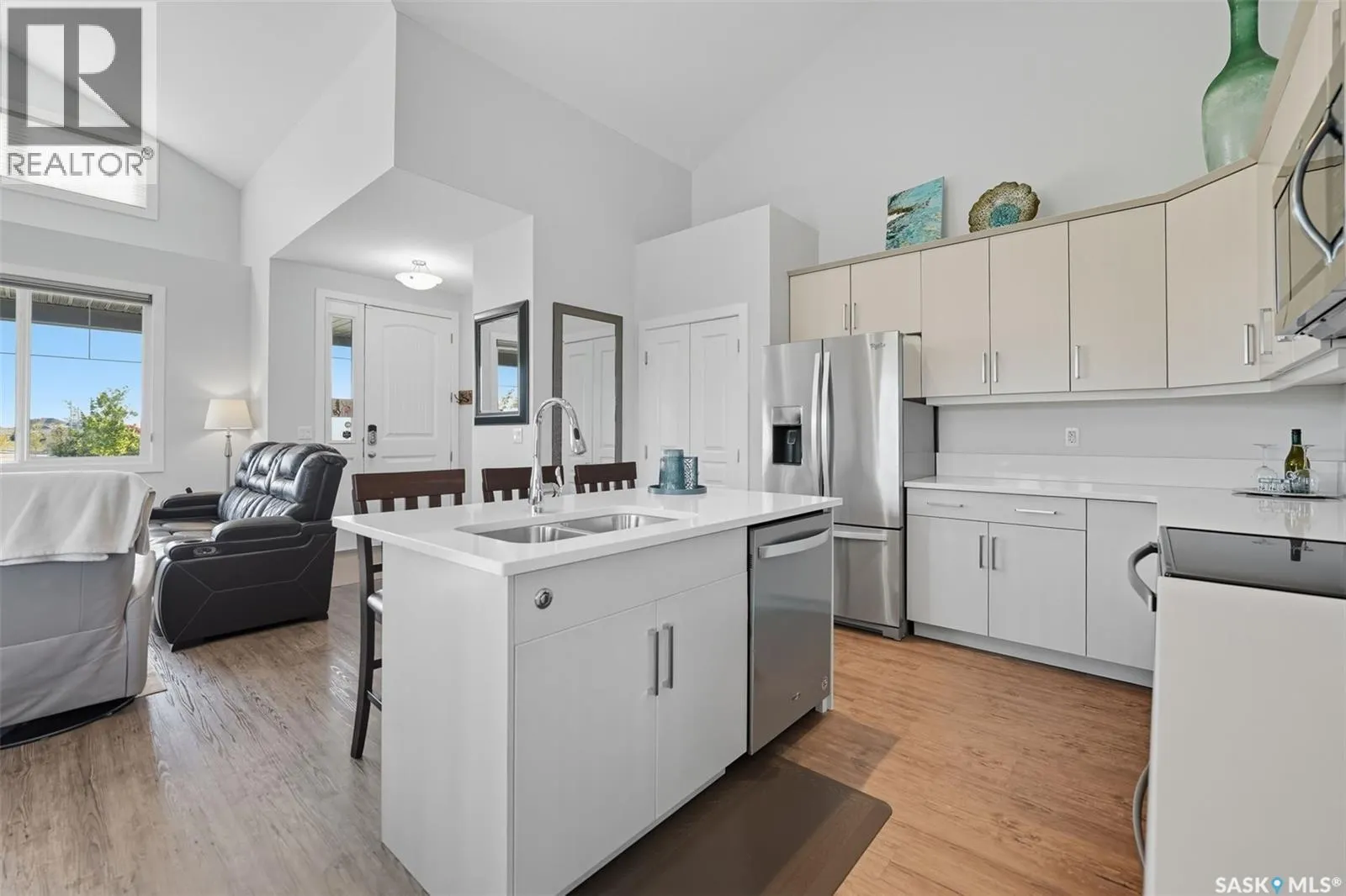 687 Secord BEND