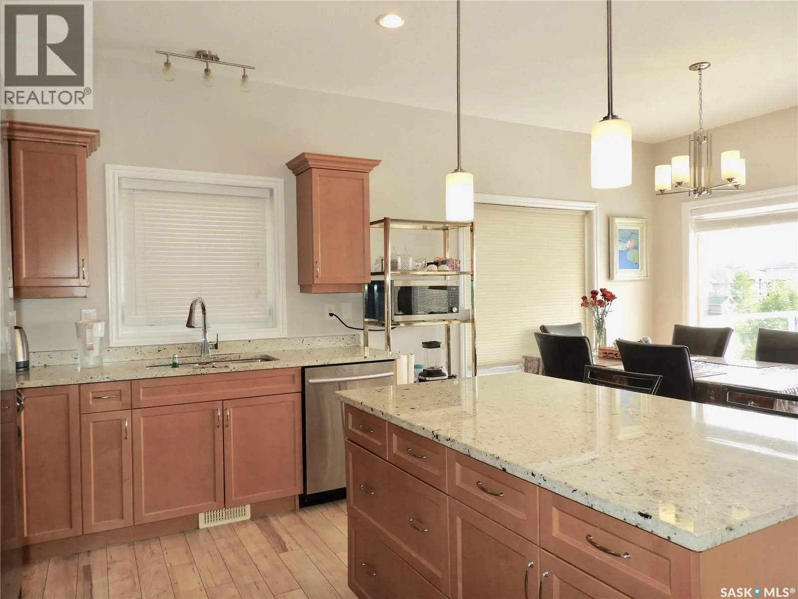 242 Whalley CRESCENT