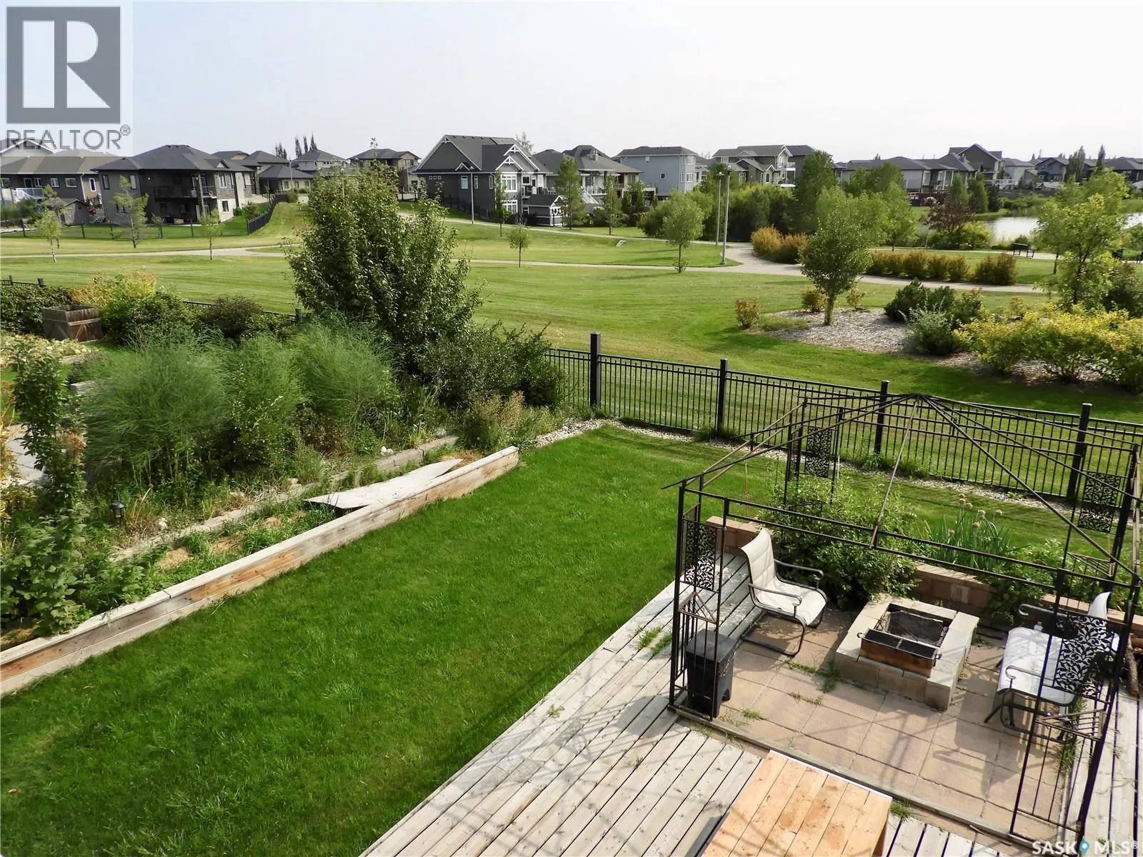 242 Whalley CRESCENT