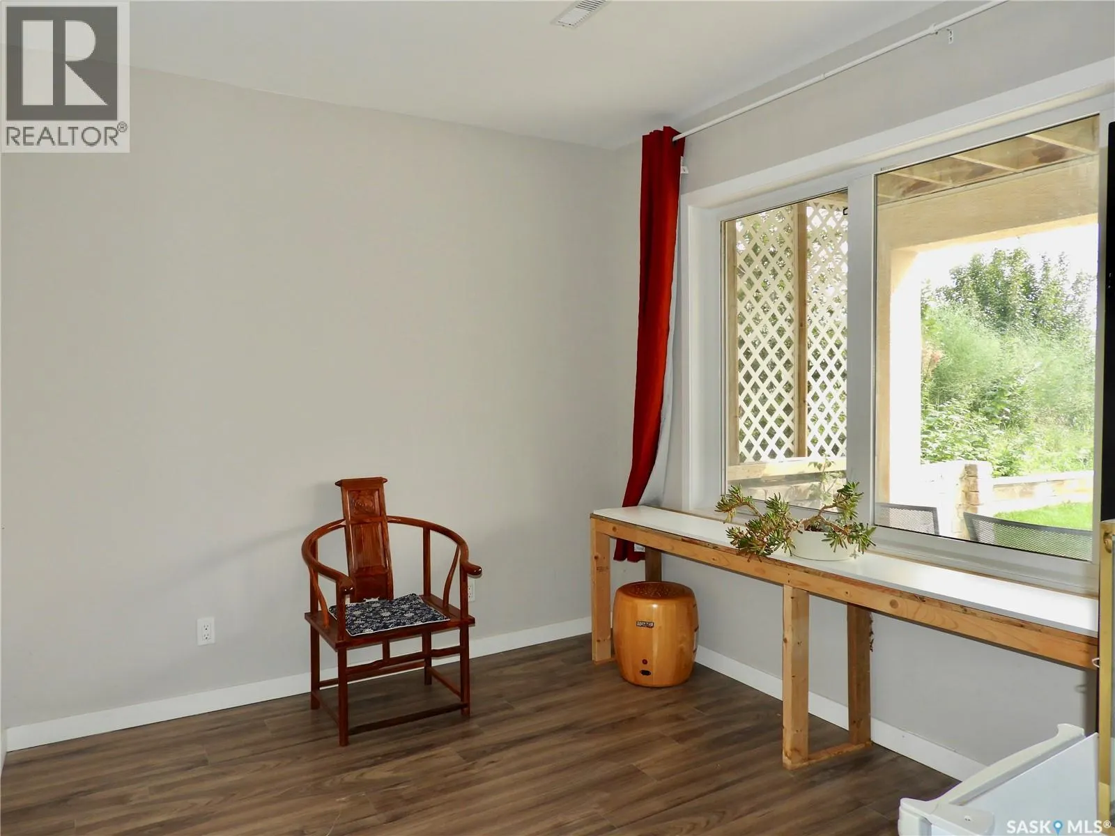 242 Whalley CRESCENT