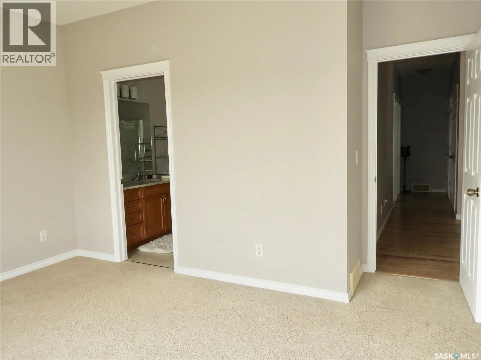 242 Whalley CRESCENT