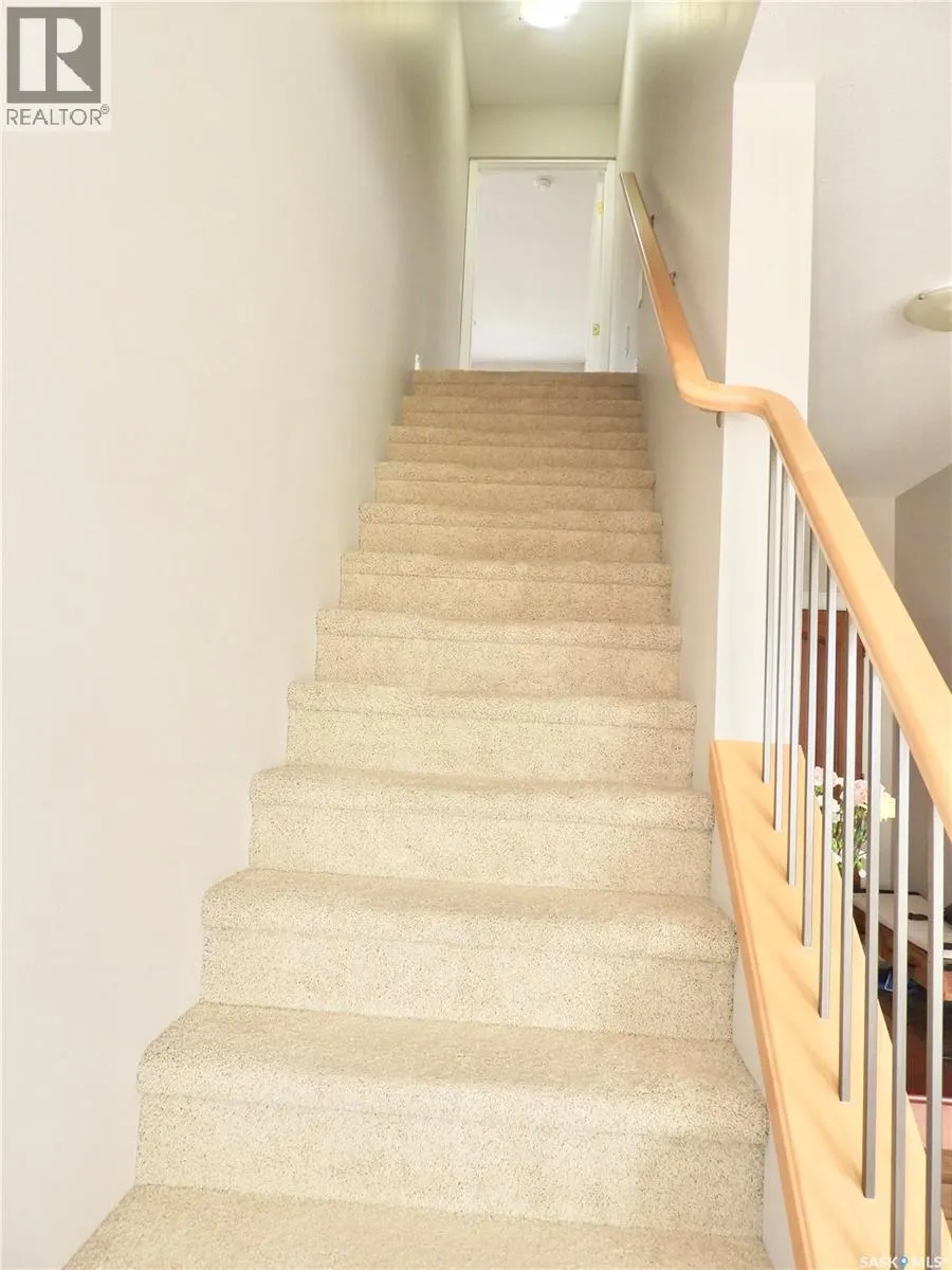 242 Whalley CRESCENT