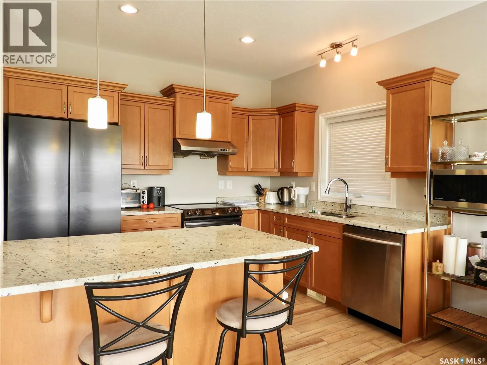 242 Whalley CRESCENT