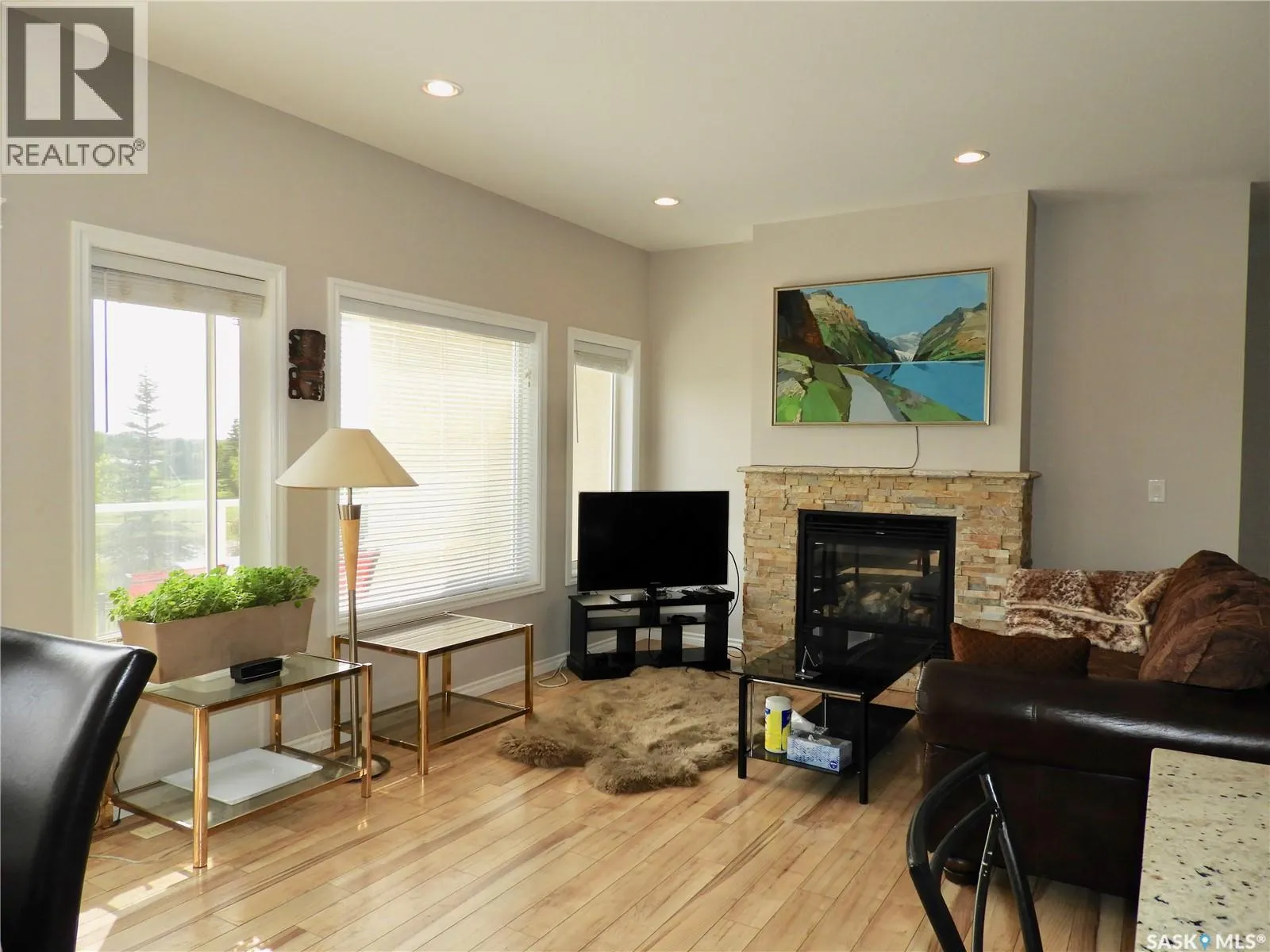 242 Whalley CRESCENT