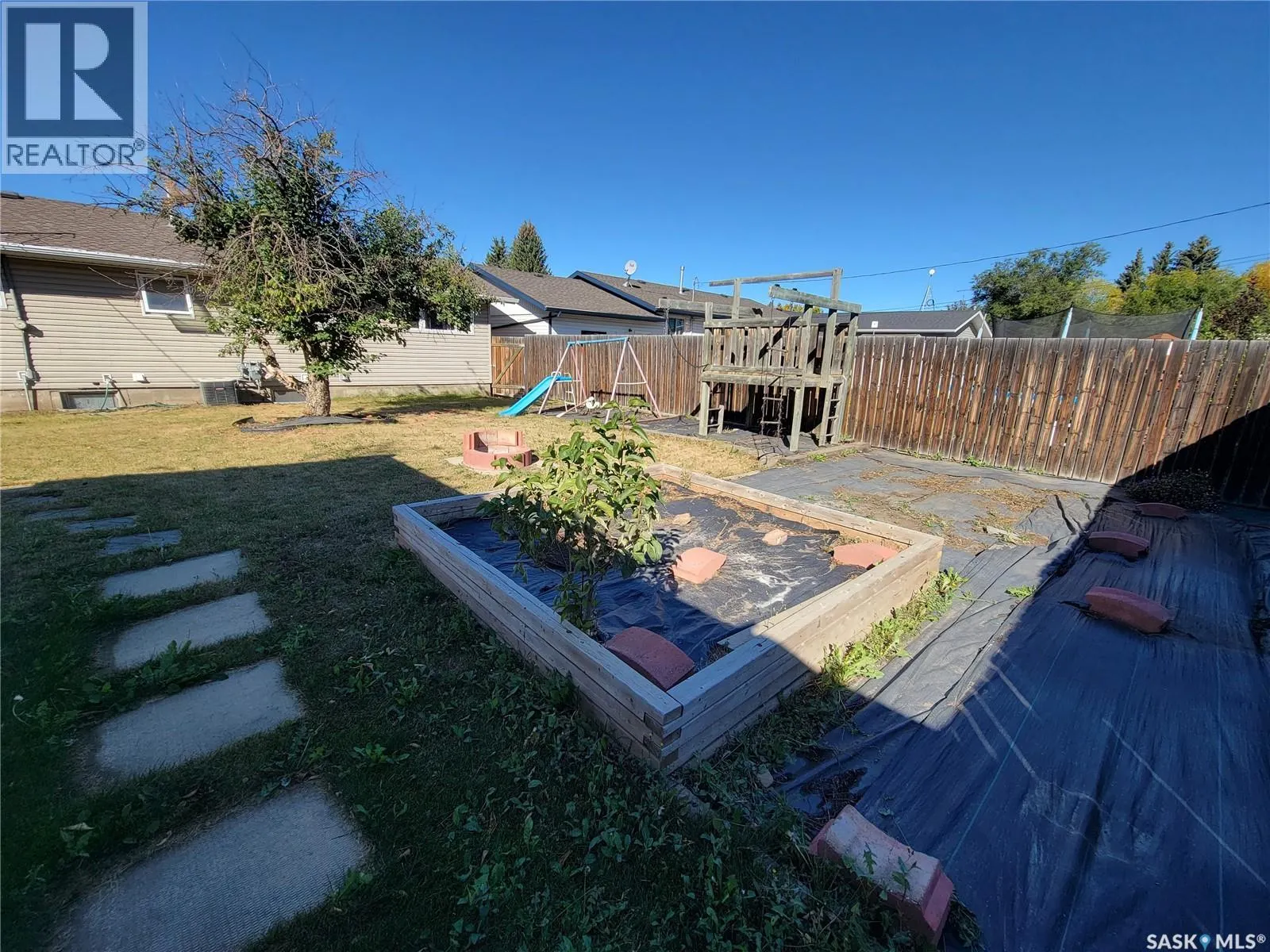 5011 Tribune STREET W
