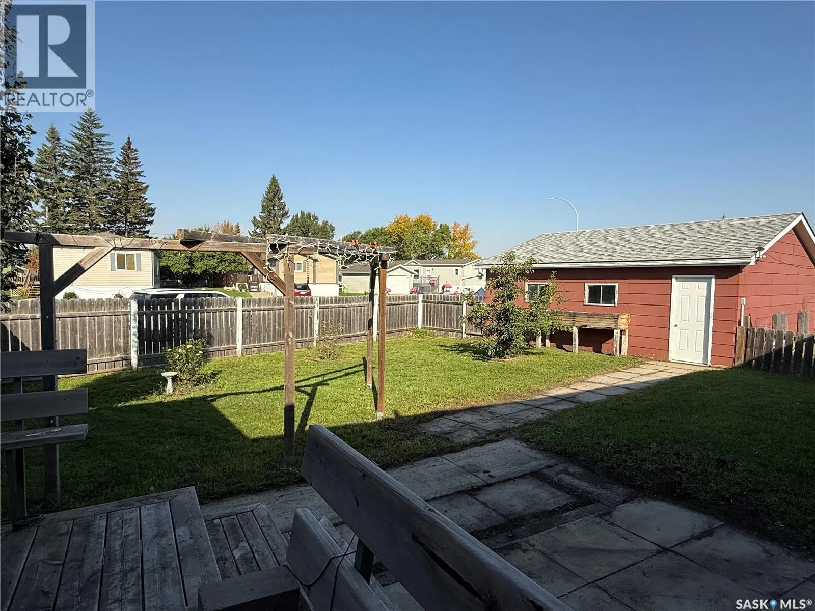 702 4th AVENUE W