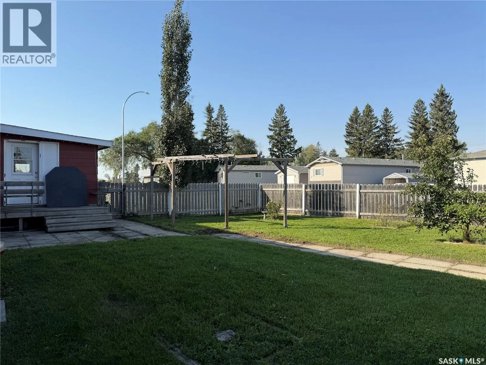 702 4th AVENUE W