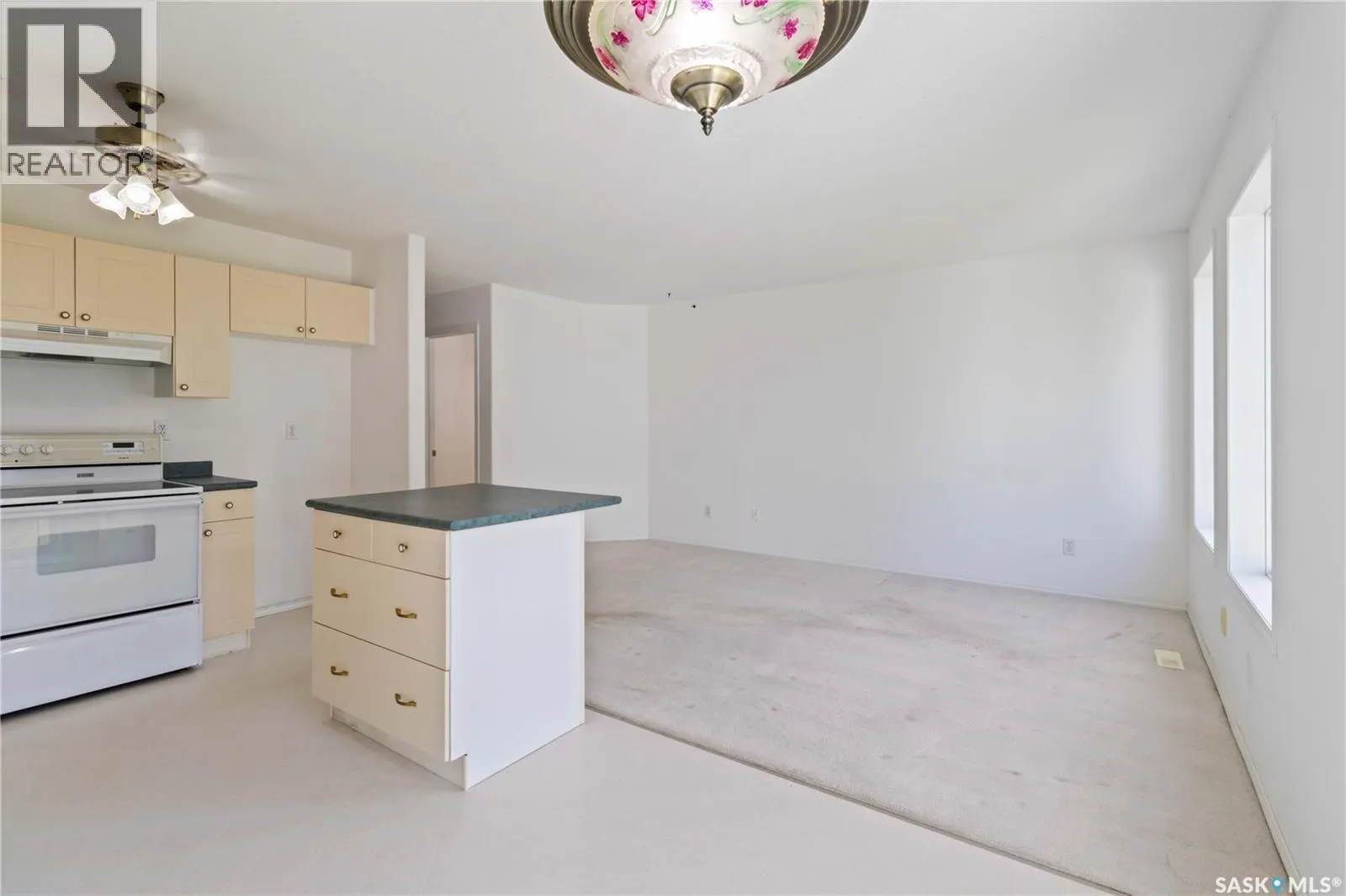 65 110 Keevil CRESCENT