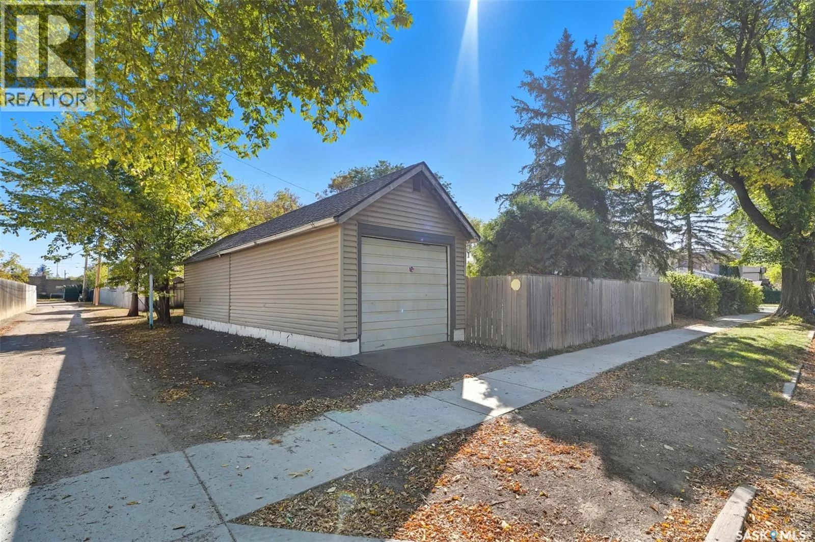 517 Isabella STREET W
