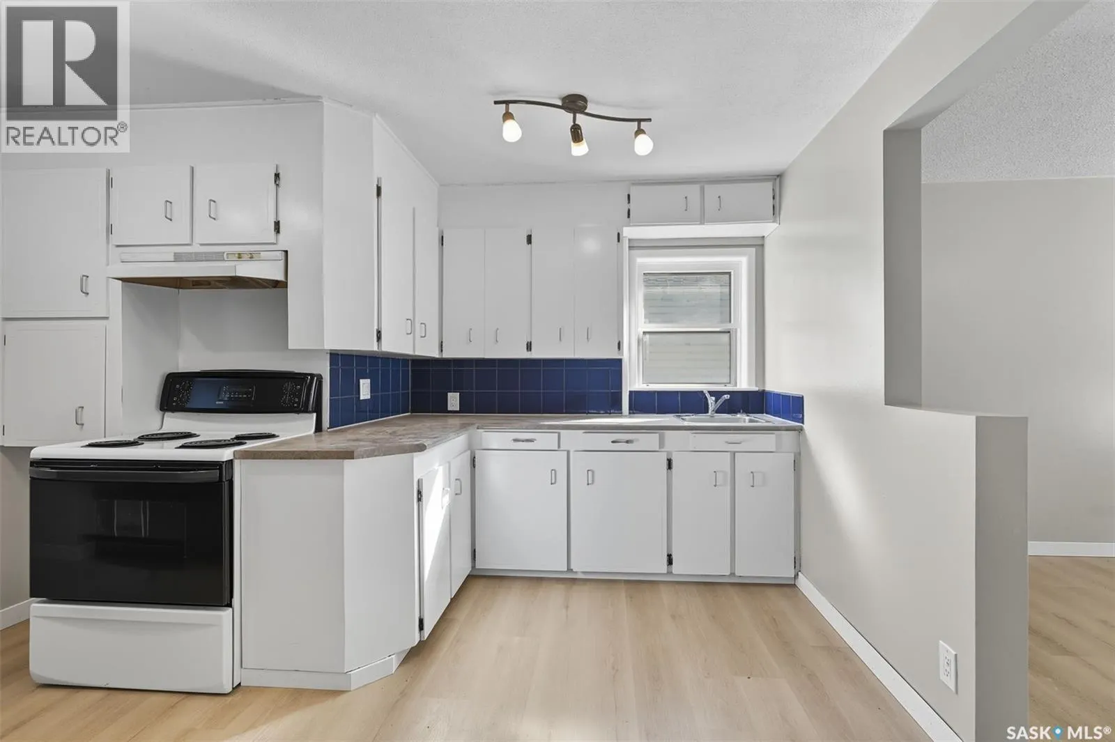 517 Isabella STREET W