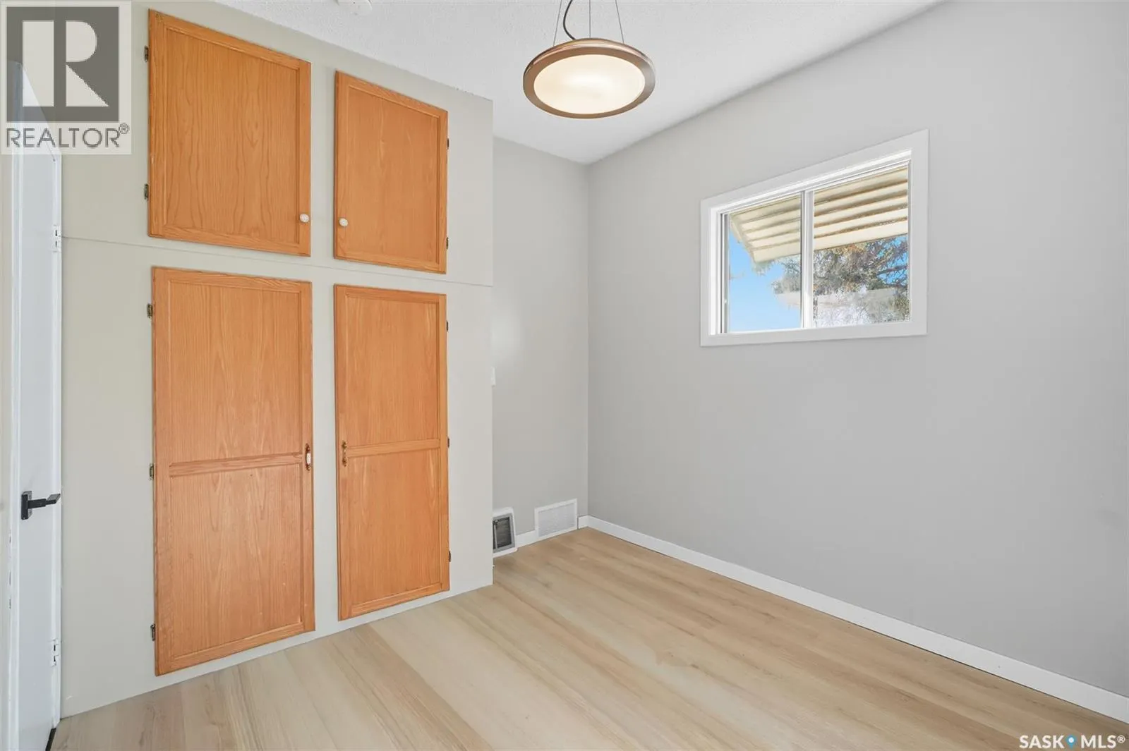 517 Isabella STREET W