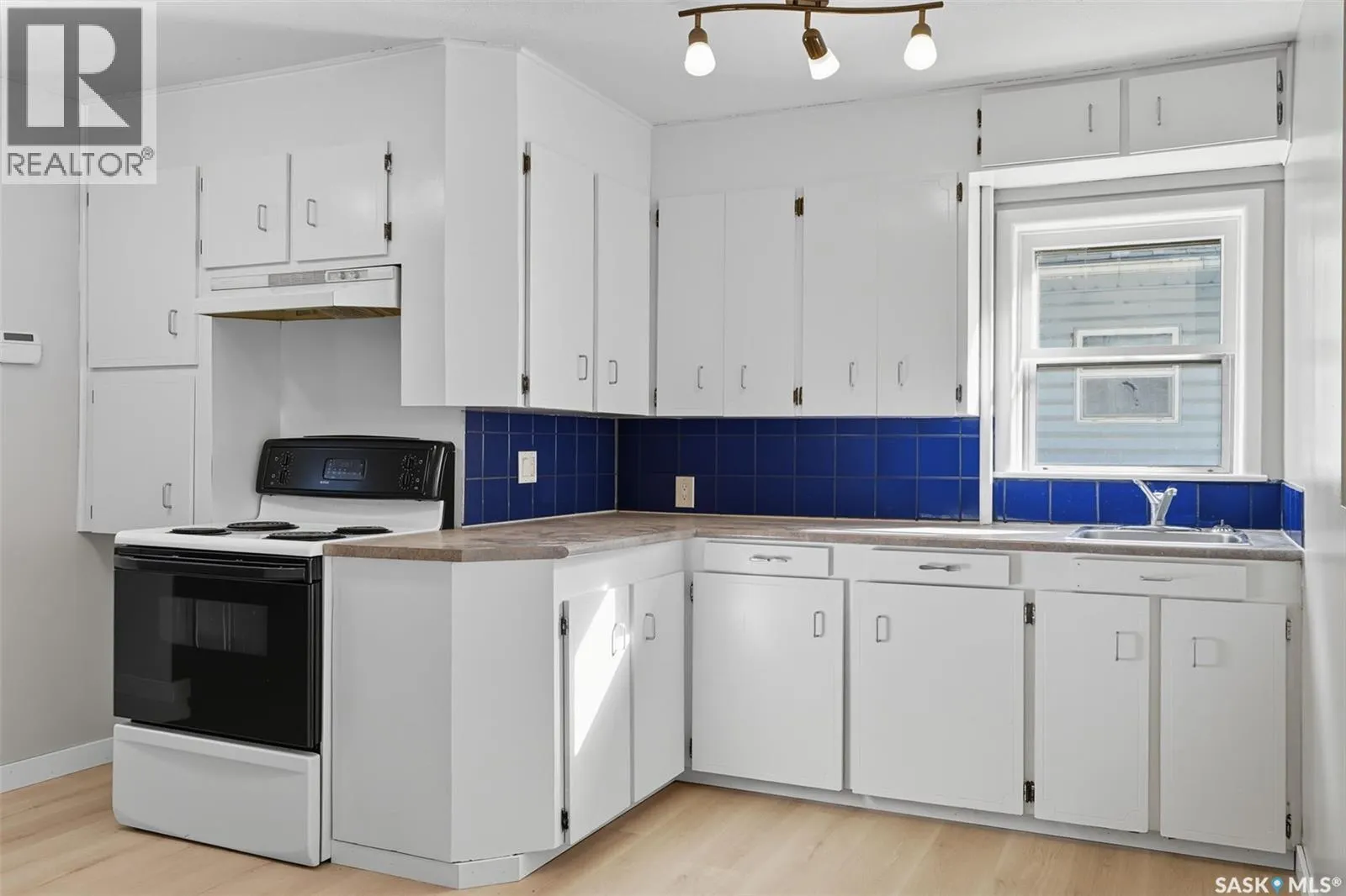 517 Isabella STREET W