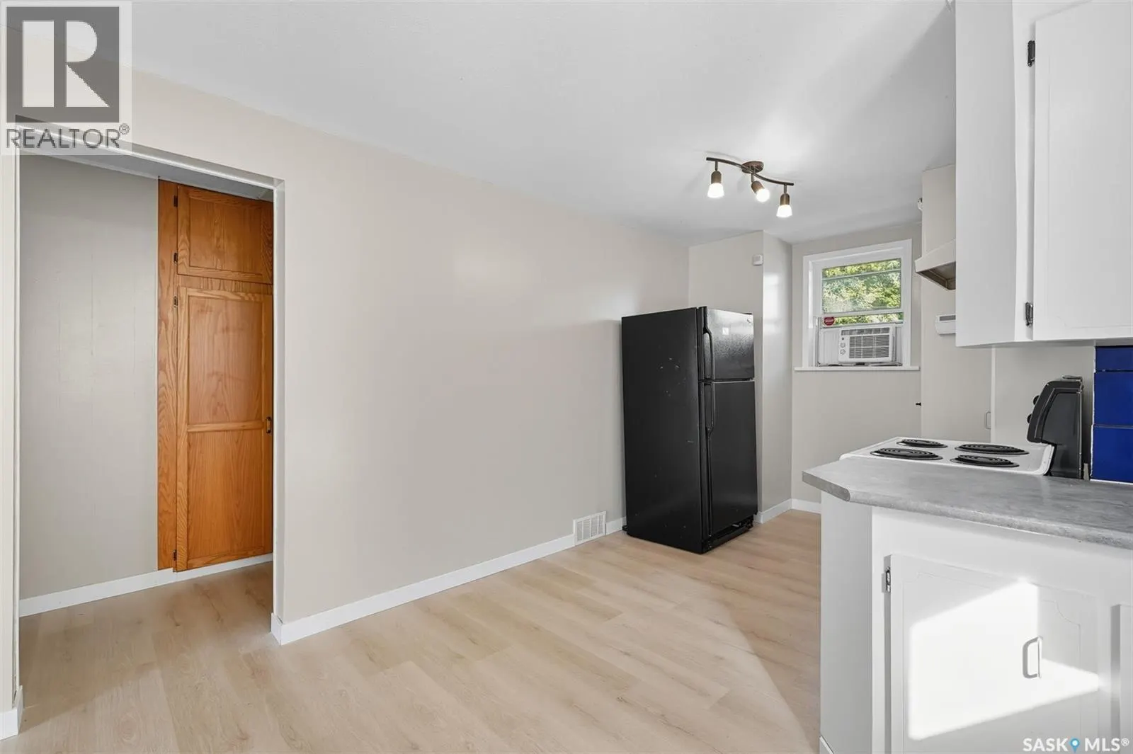 517 Isabella STREET W