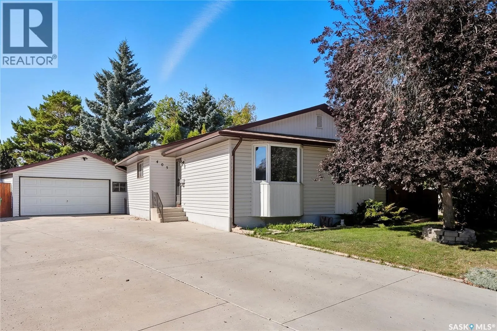 405 Lloyd CRESCENT