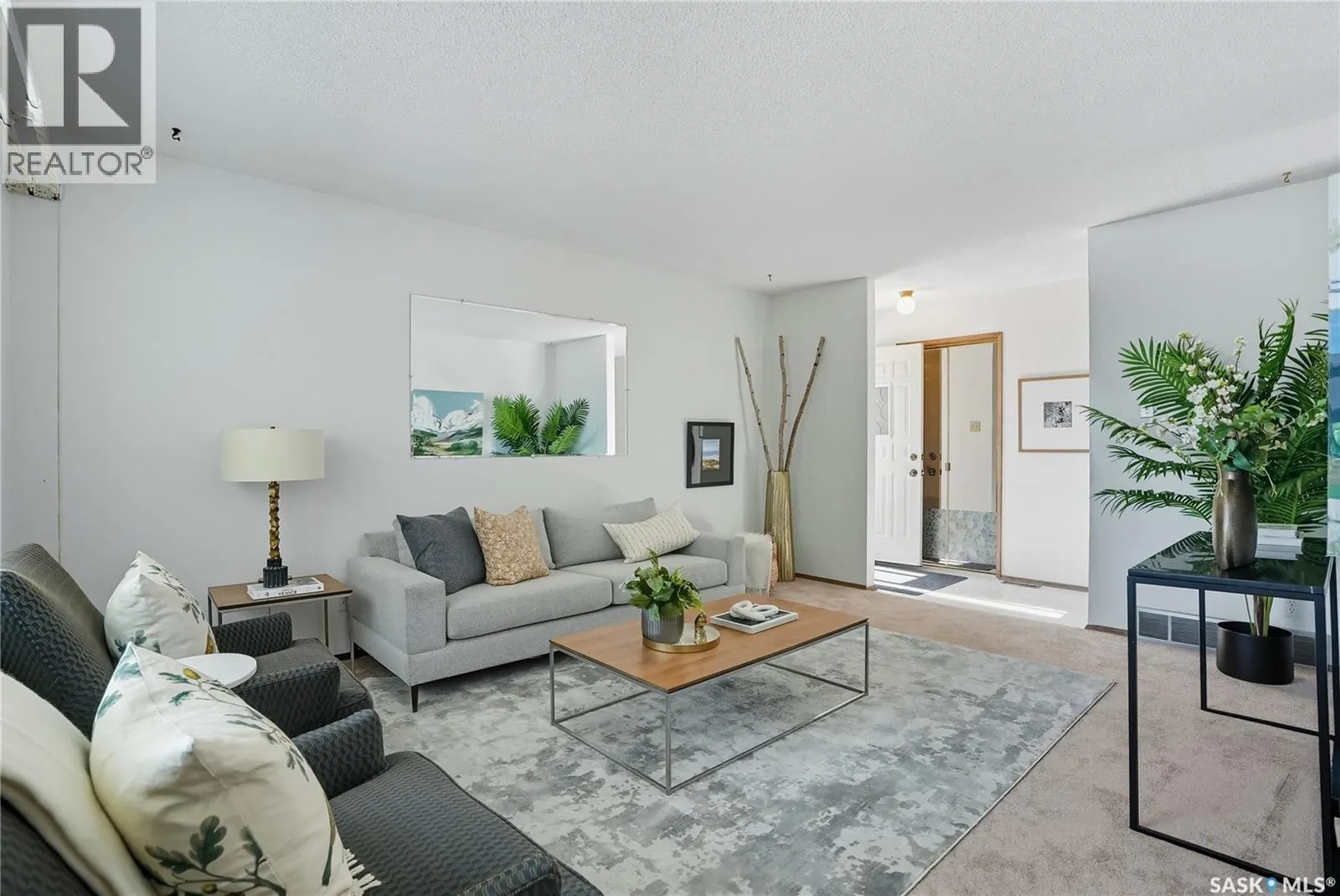 405 Lloyd CRESCENT