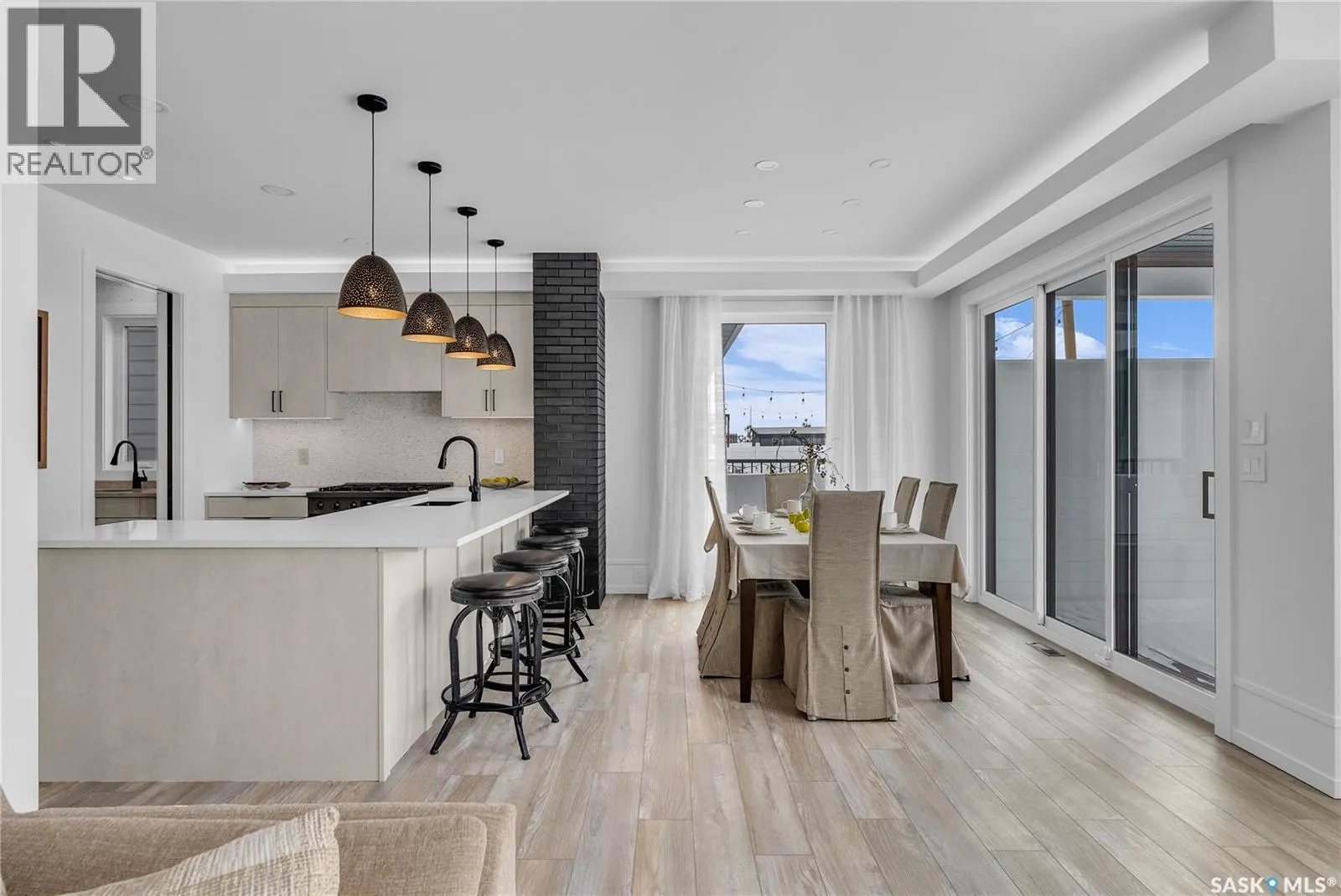 428 Woolf BEND